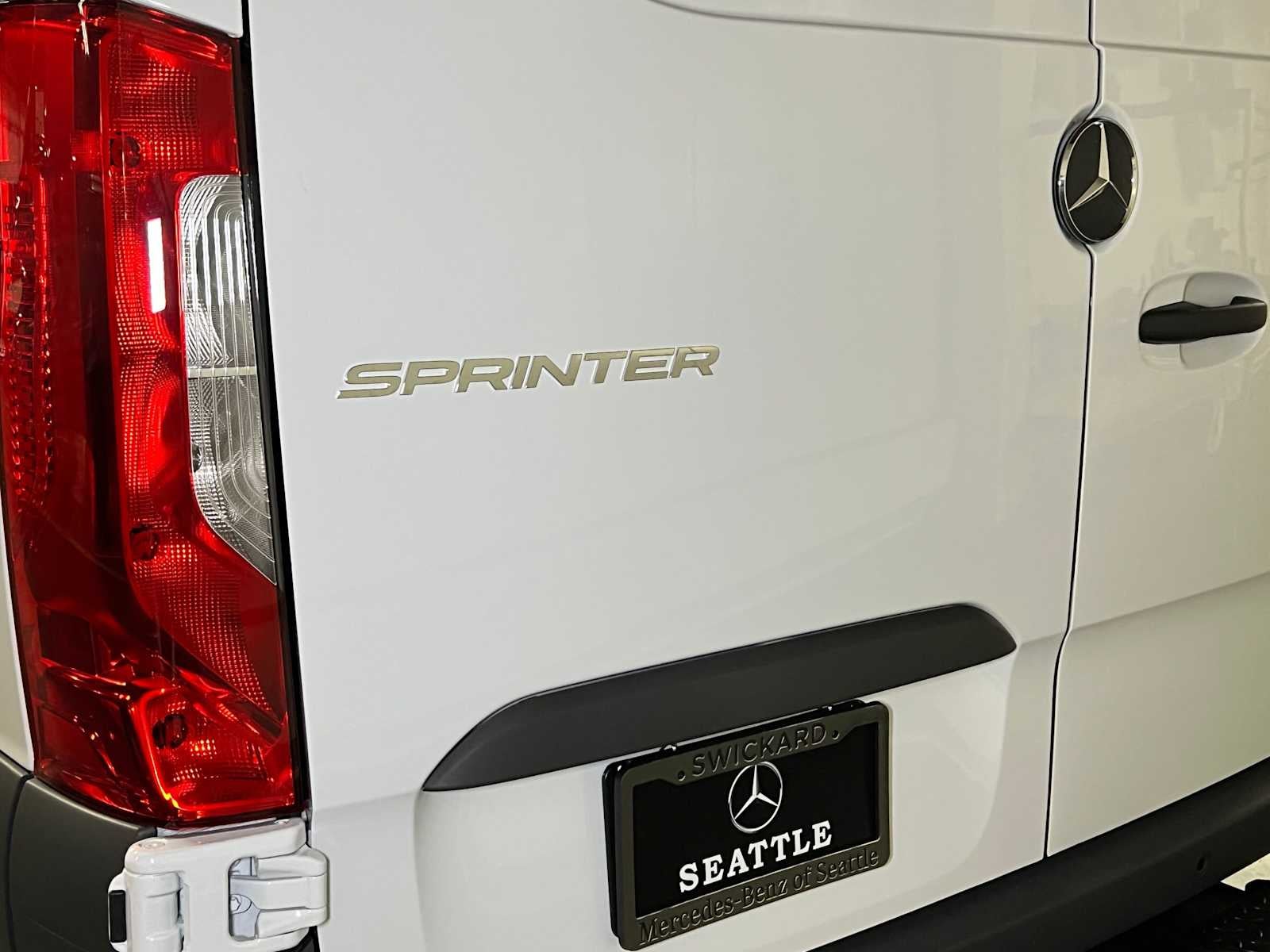 2026 Mercedes-Benz Sprinter 2500 High Roof I4 Diesel 170 RWD
