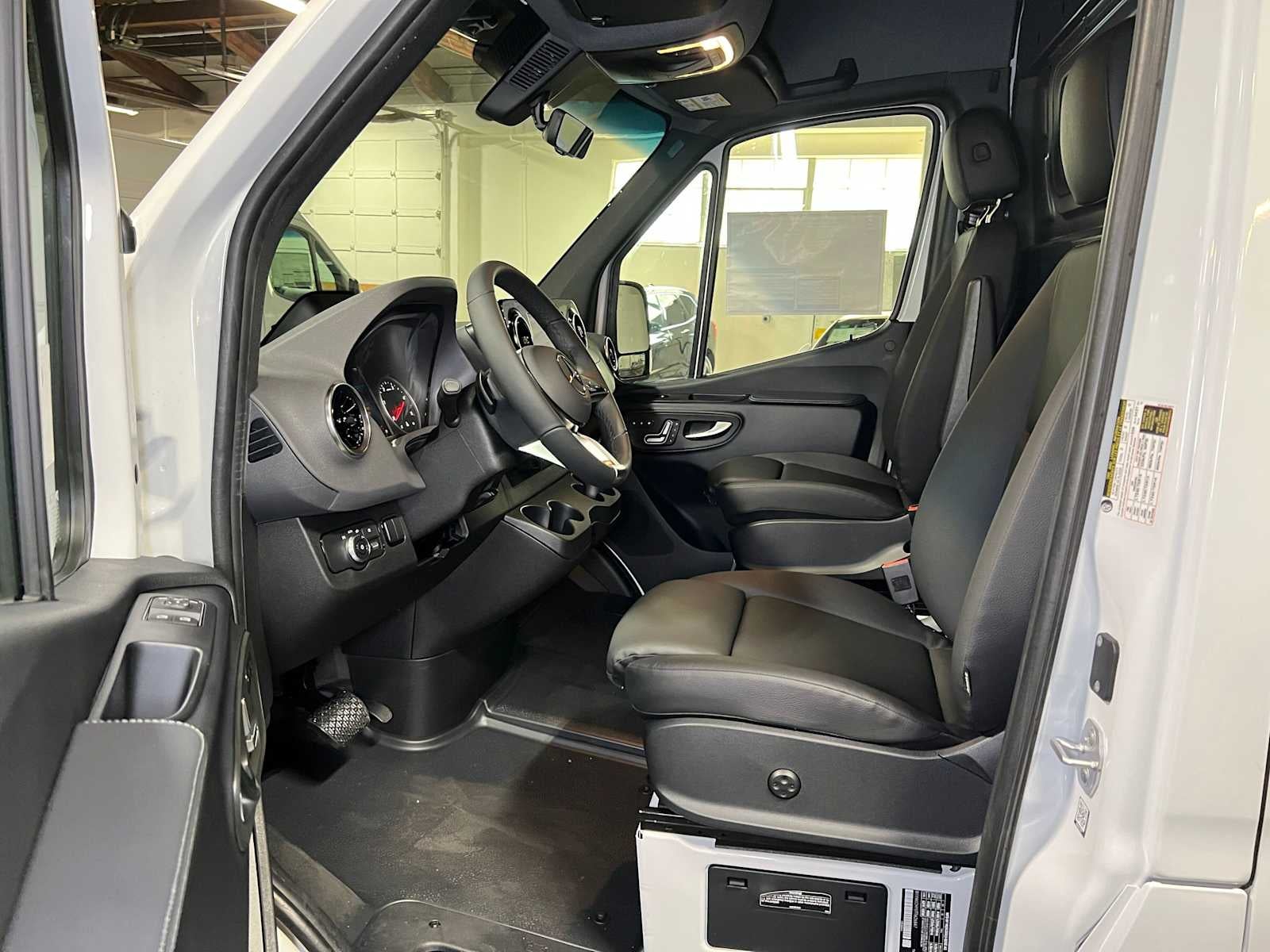 2026 Mercedes-Benz Sprinter 2500 High Roof I4 Diesel 170 RWD