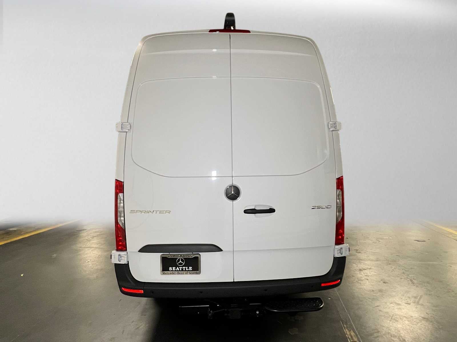 2026 Mercedes-Benz Sprinter 2500 High Roof I4 Diesel 170 RWD