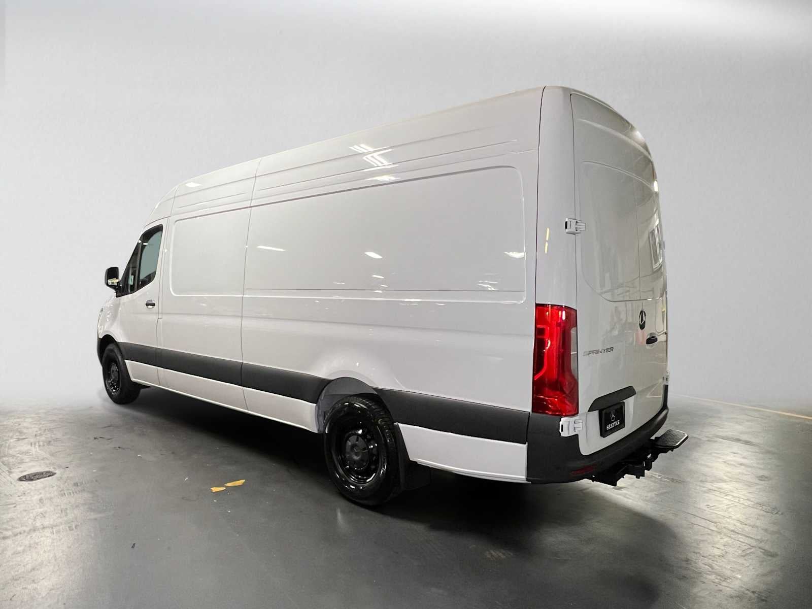 2026 Mercedes-Benz Sprinter 2500 High Roof I4 Diesel 170 RWD