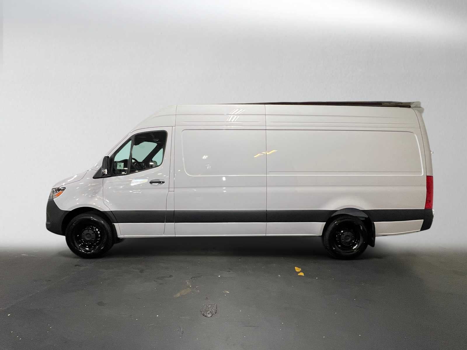 2026 Mercedes-Benz Sprinter 2500 High Roof I4 Diesel 170 RWD