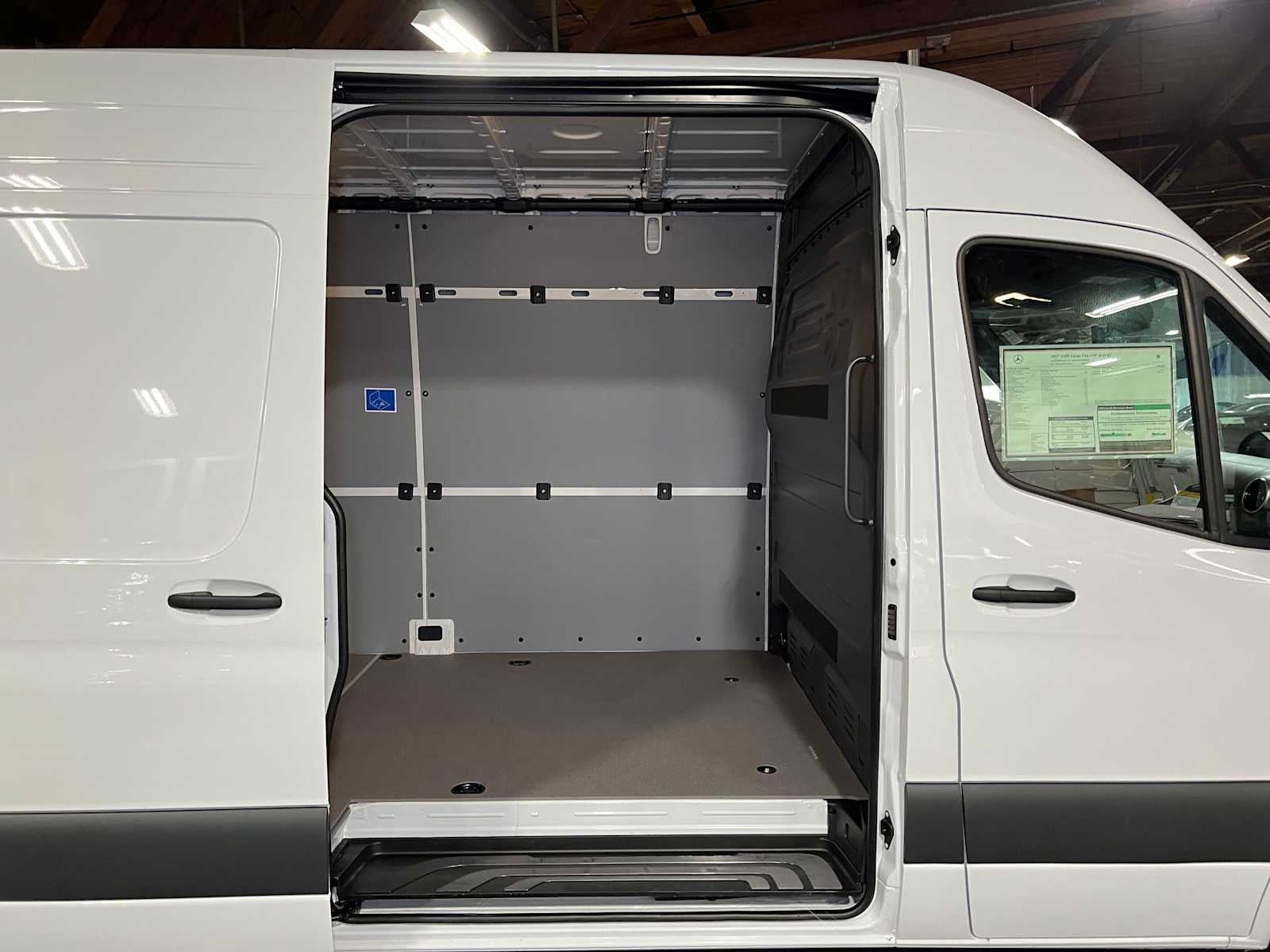 2027 Mercedes-Benz Sprinter Cargo 2500 High Roof I4 Diesel 170 RWD