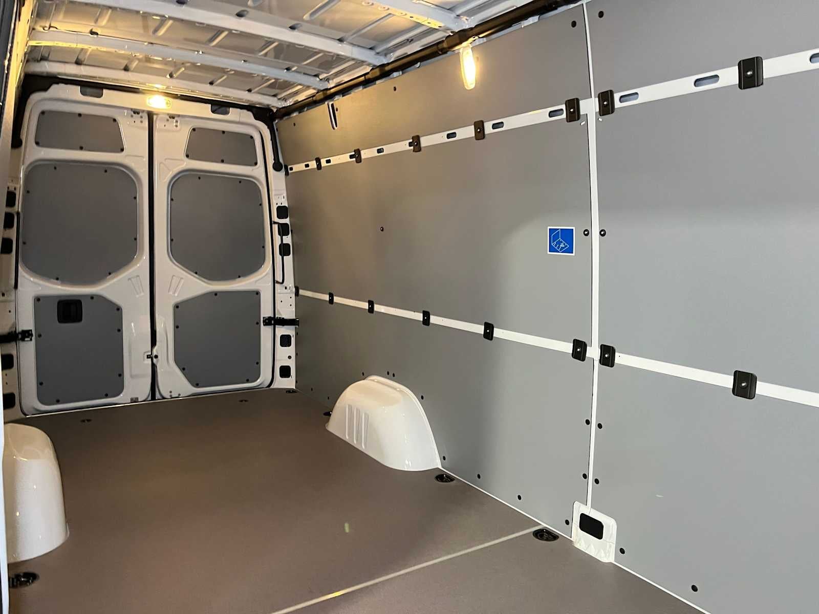 2027 Mercedes-Benz Sprinter Cargo 2500 High Roof I4 Diesel 170 RWD