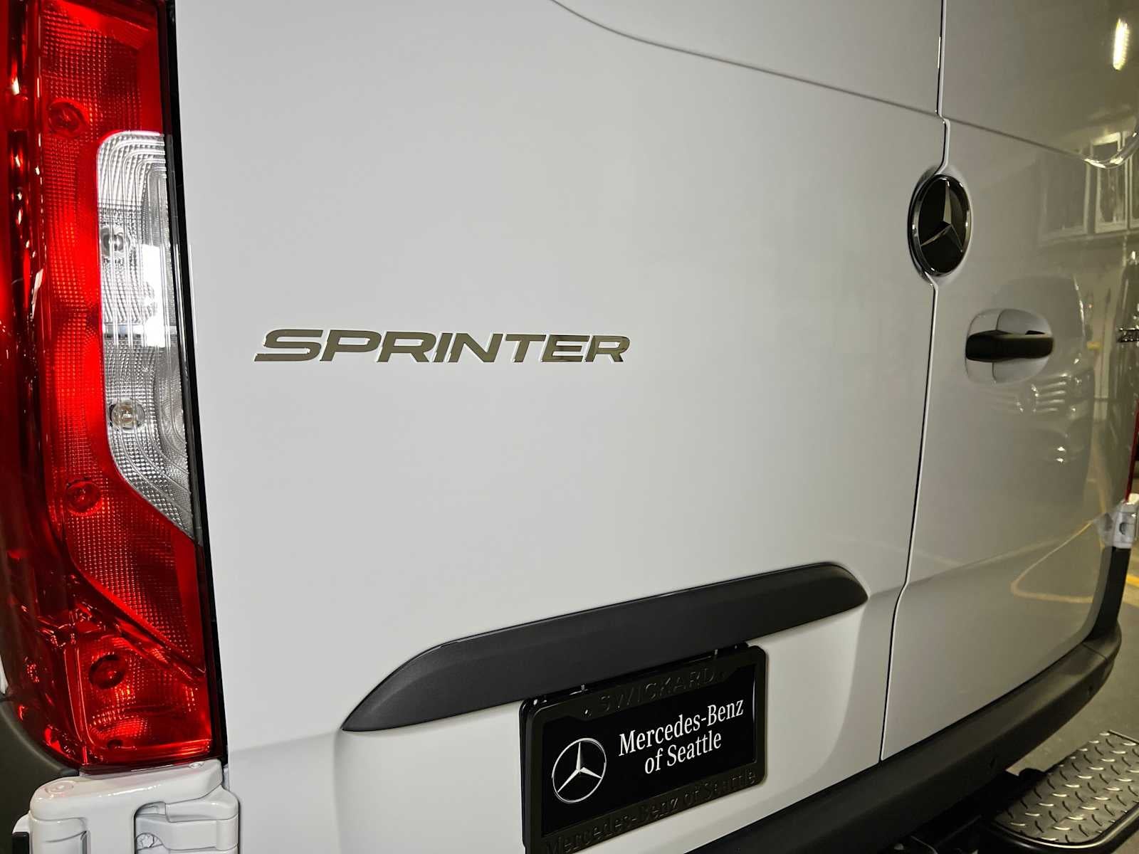2027 Mercedes-Benz Sprinter Cargo 2500 High Roof I4 Diesel 170 RWD