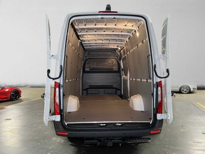 2027 Mercedes-Benz Sprinter Cargo 2500 High Roof I4 Diesel 170 RWD