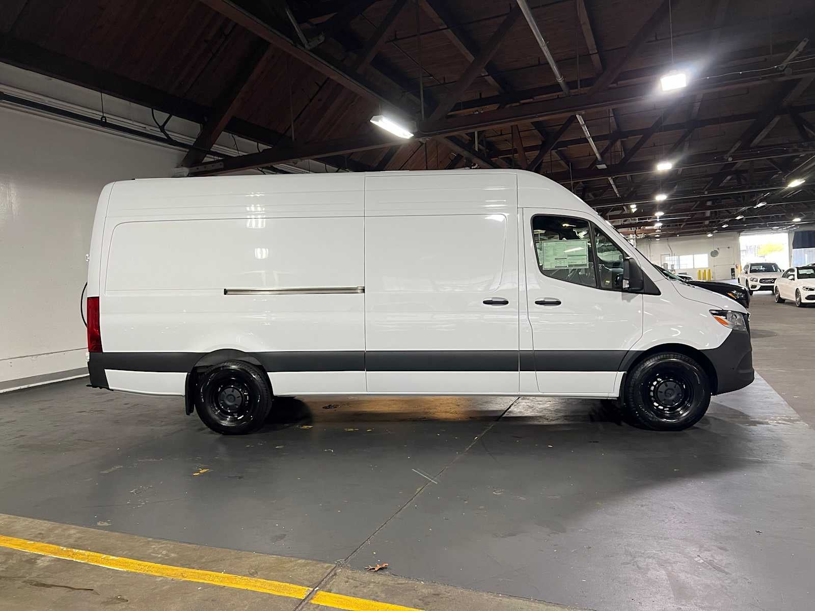 2027 Mercedes-Benz Sprinter Cargo 2500 High Roof I4 Diesel 170 RWD