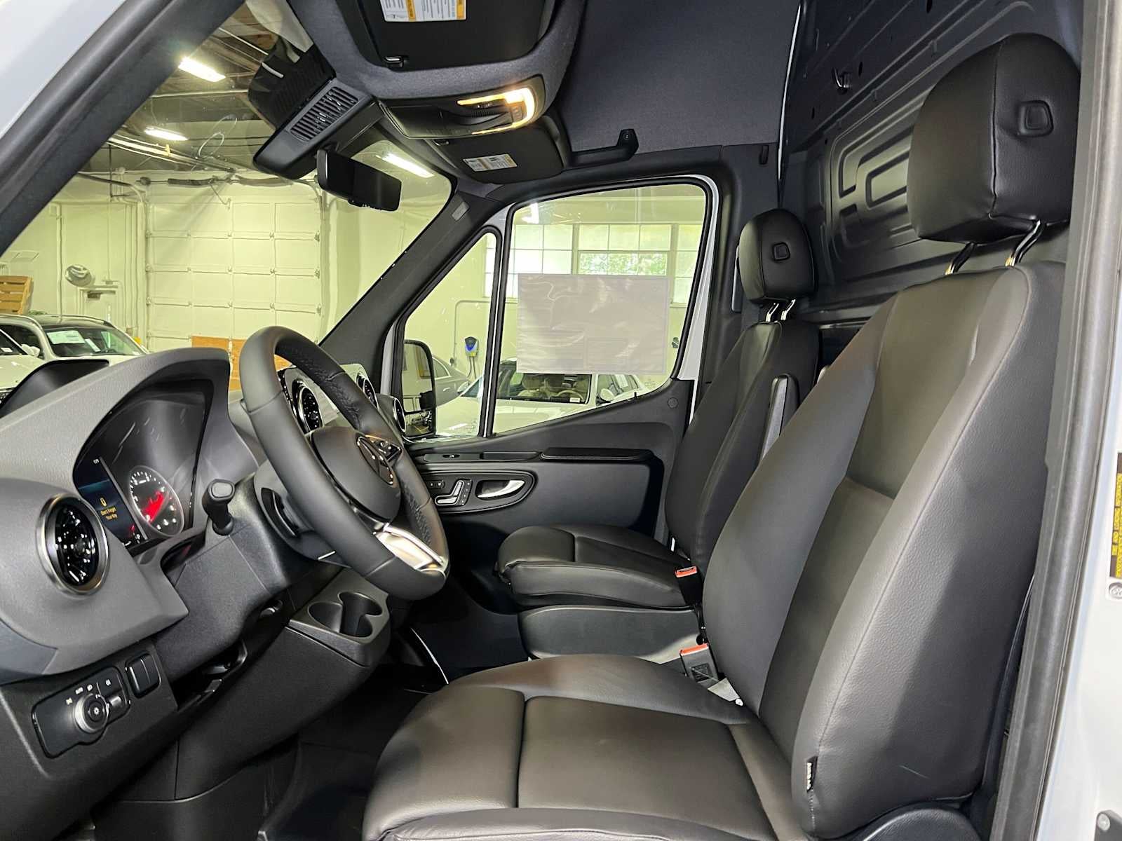 2027 Mercedes-Benz Sprinter Cargo 2500 High Roof I4 Diesel 170 RWD