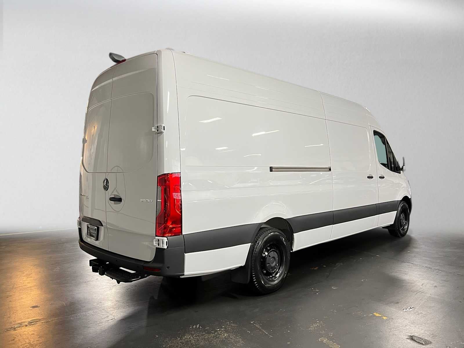 2027 Mercedes-Benz Sprinter Cargo 2500 High Roof I4 Diesel 170 RWD