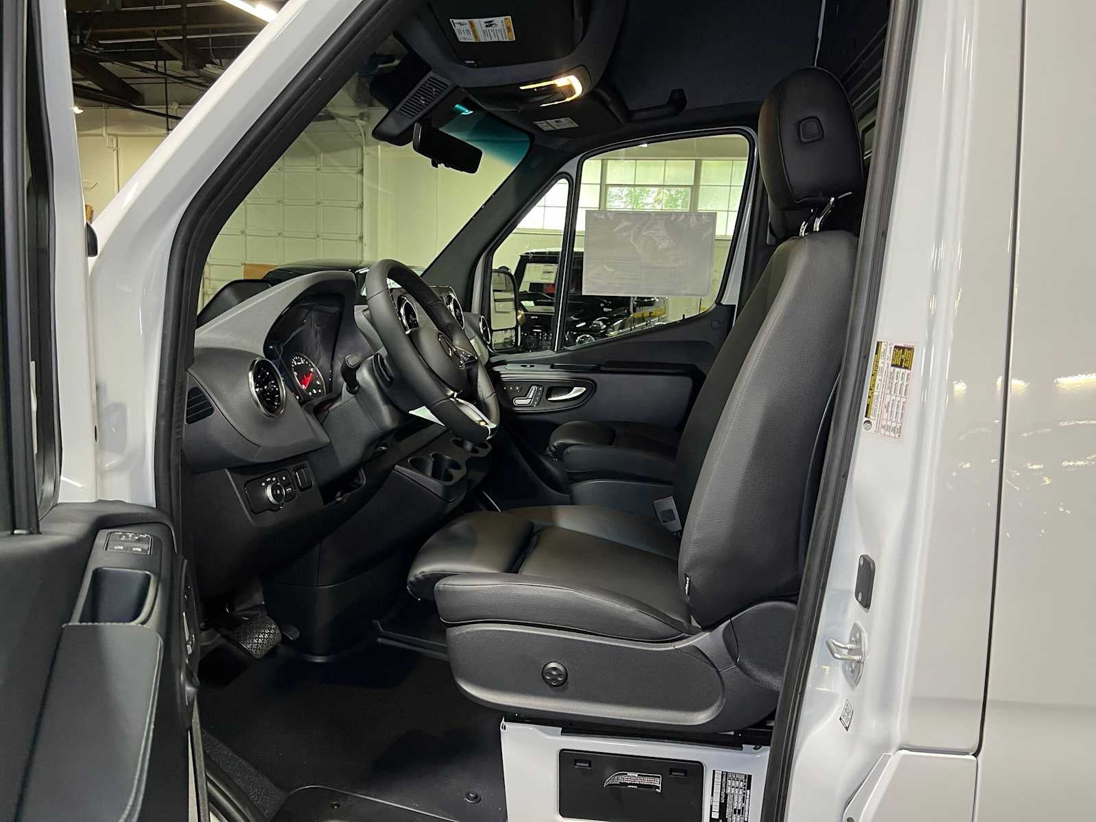 2026 Mercedes-Benz Sprinter Cargo 2500 High Roof I4 Diesel 170 RWD