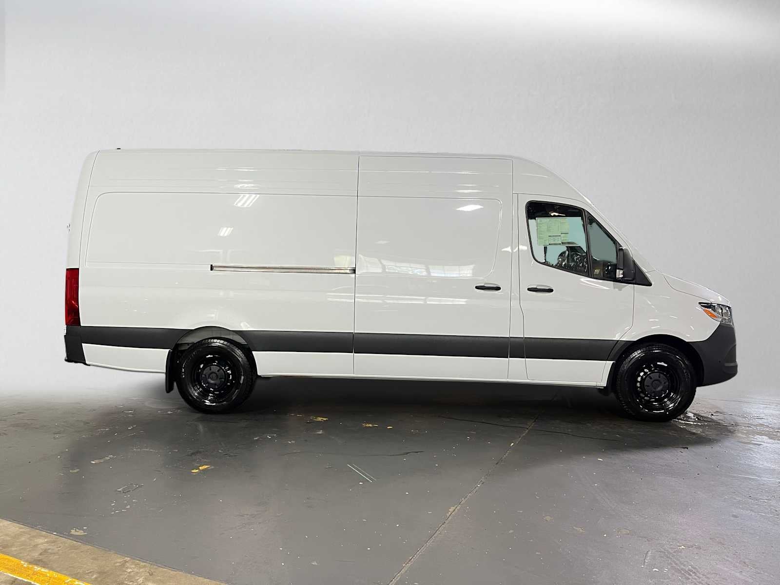 2026 Mercedes-Benz Sprinter Cargo 2500 High Roof I4 Diesel 170 RWD