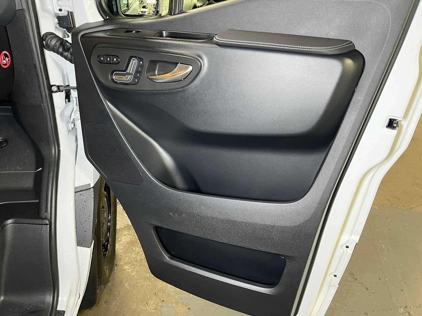 2026 Mercedes-Benz Sprinter Cargo 2500 High Roof I4 Diesel 170 RWD