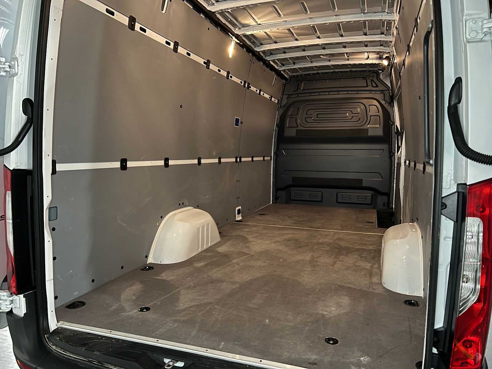 2025 Mercedes-Benz Sprinter Cargo Van 2500 High Roof I4 Diesel 170 RWD