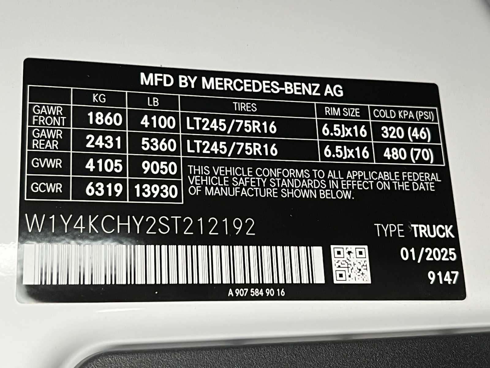 2025 Mercedes-Benz Sprinter Cargo Van 2500 High Roof I4 Diesel 170 RWD