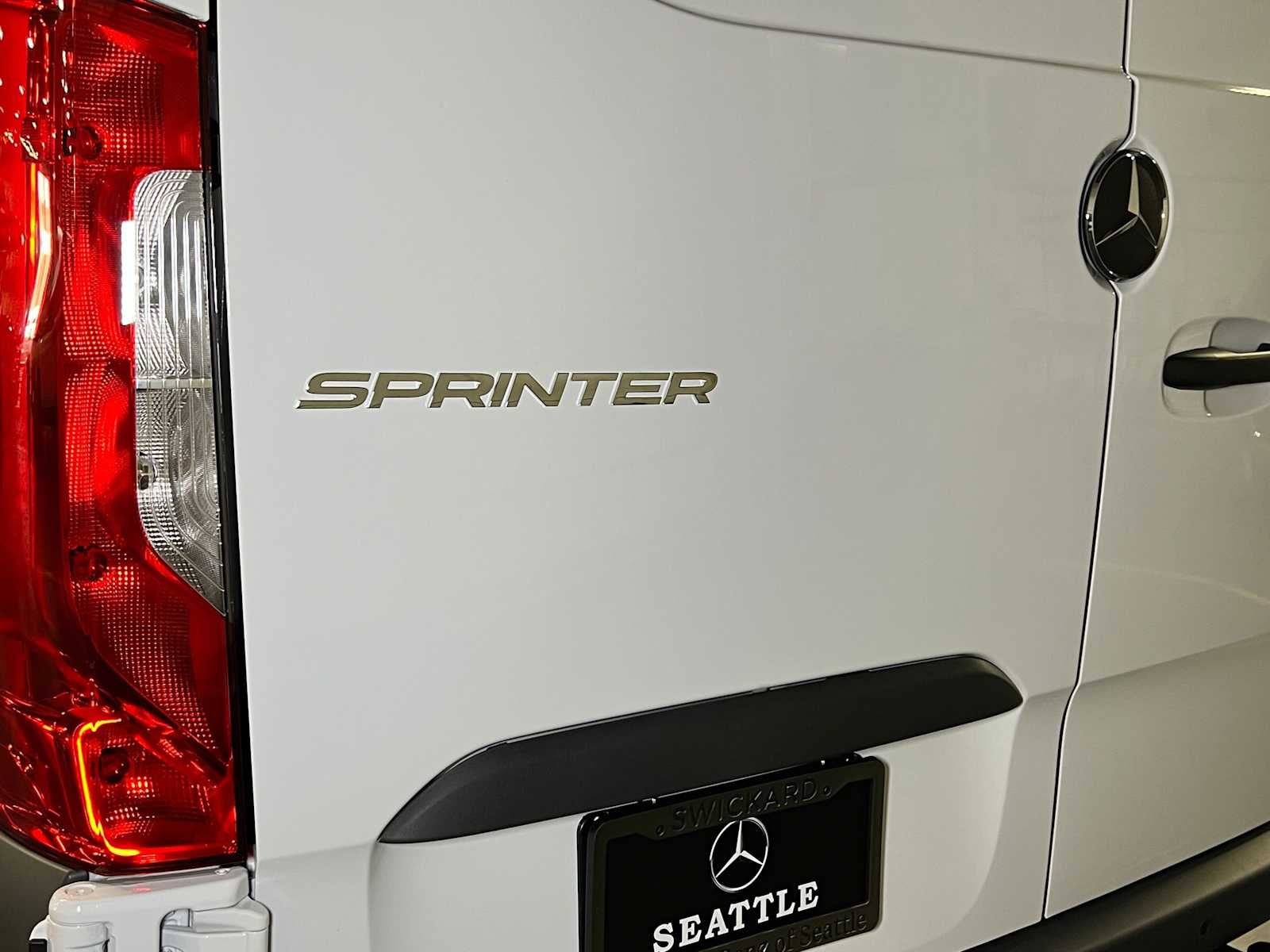 2026 Mercedes-Benz Sprinter 2500 High Roof I4 Diesel 170 RWD