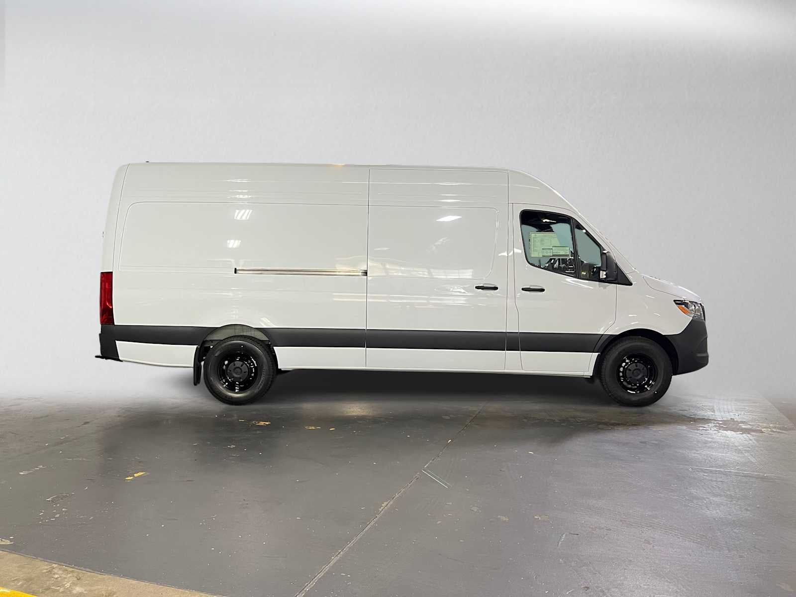 2026 Mercedes-Benz Sprinter 2500 High Roof I4 Diesel 170 RWD