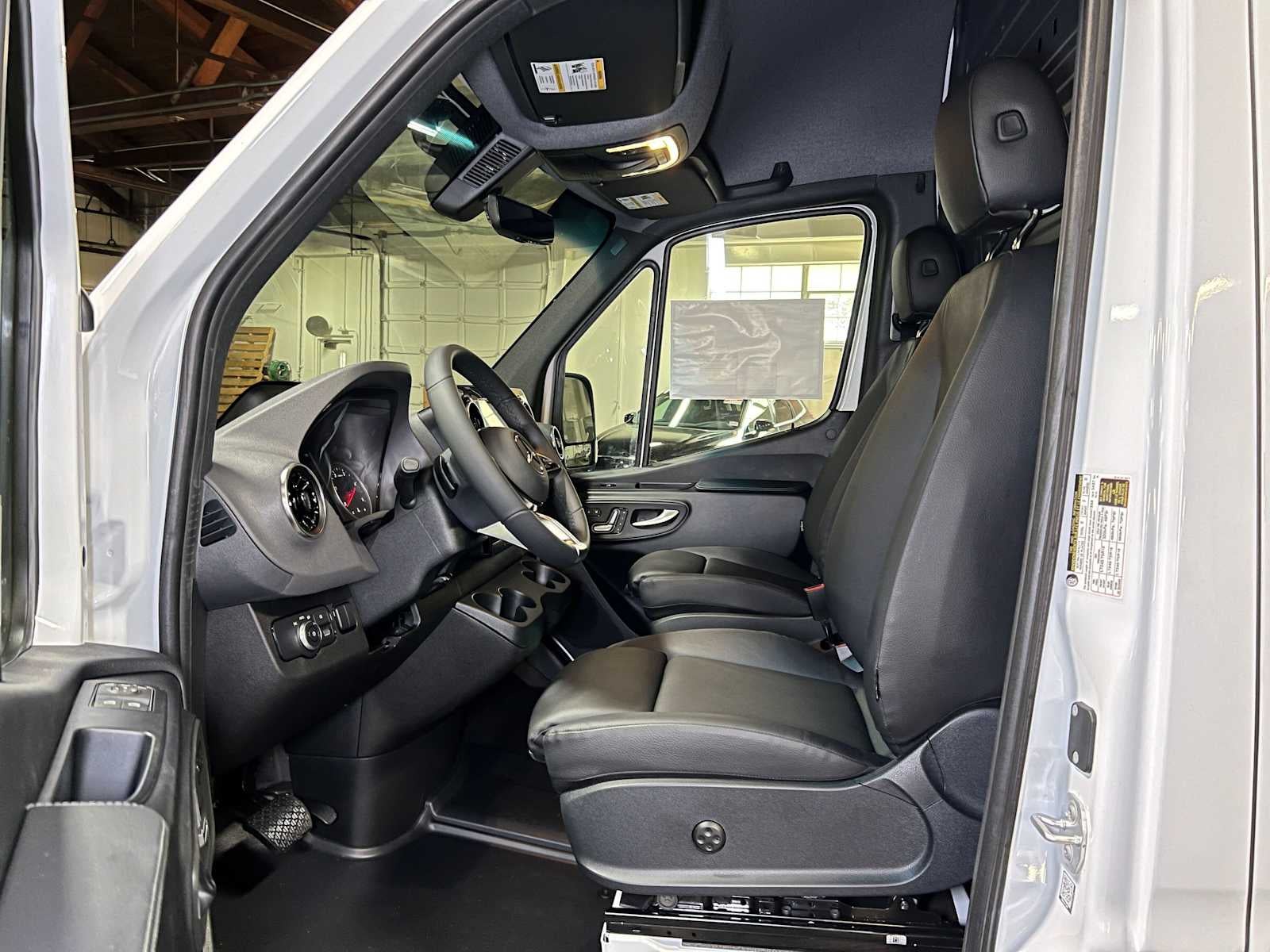 2026 Mercedes-Benz Sprinter 2500 High Roof I4 Diesel 170 RWD