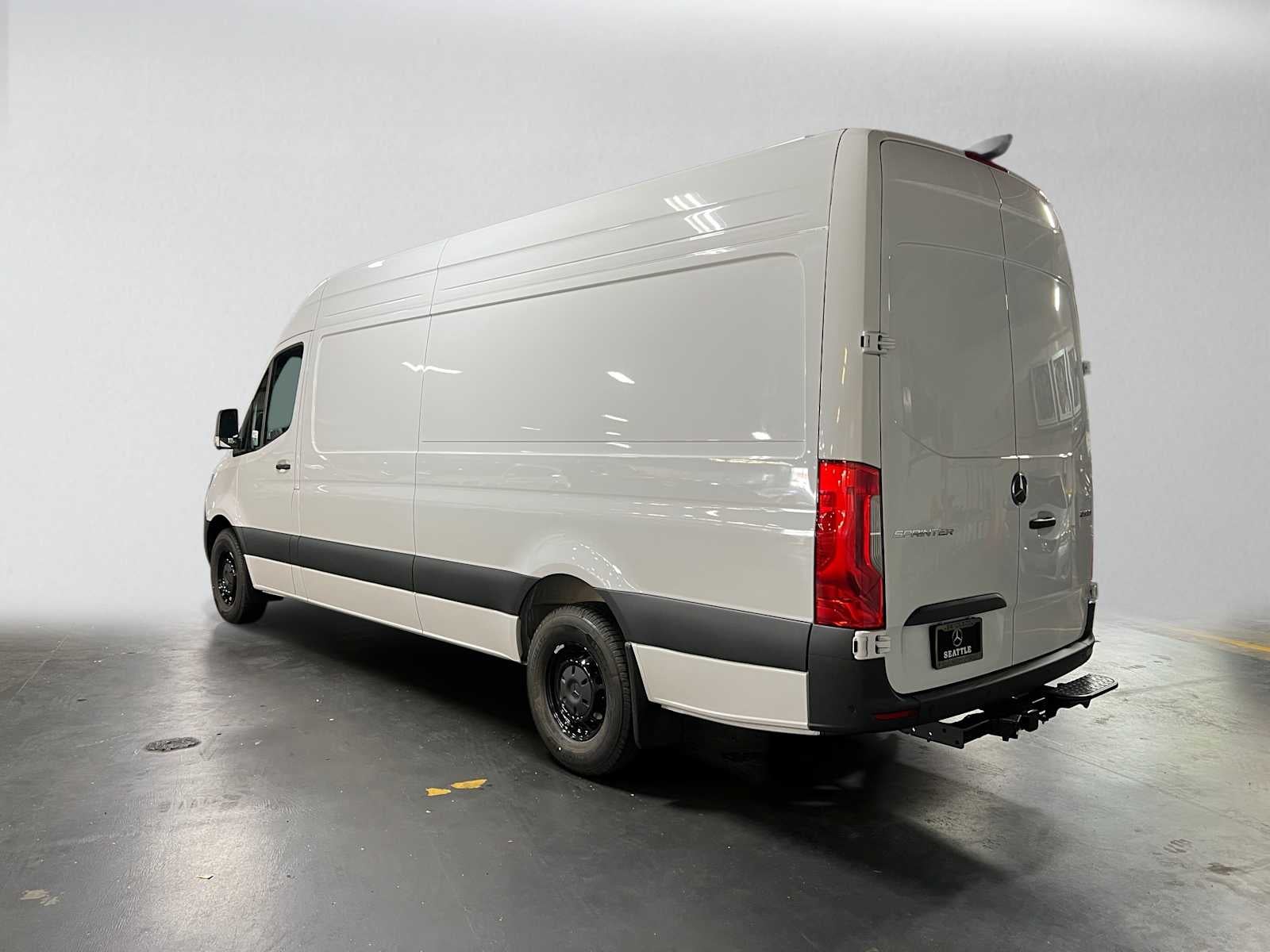 2026 Mercedes-Benz Sprinter 2500 High Roof I4 Diesel 170 RWD