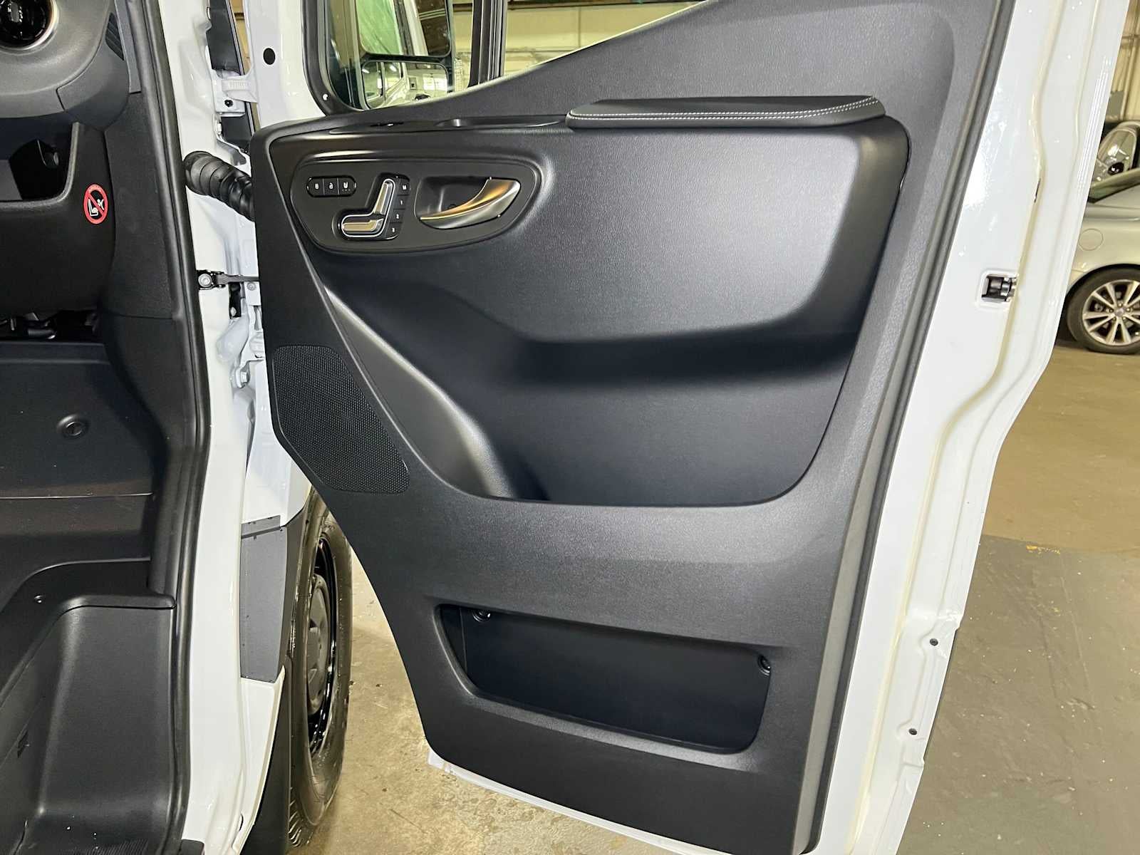 2027 Mercedes-Benz Sprinter Cargo 2500 High Roof I4 Diesel 170 RWD