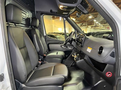 2027 Mercedes-Benz Sprinter Cargo 2500 High Roof I4 Diesel 170 RWD