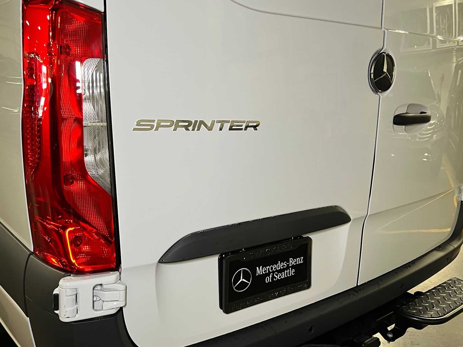 2027 Mercedes-Benz Sprinter Cargo 2500 High Roof I4 Diesel 170 RWD