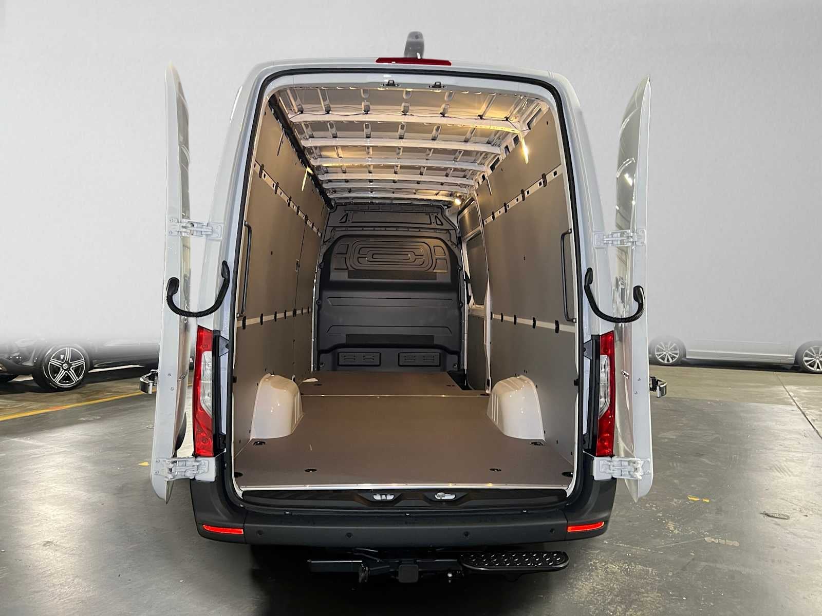 2027 Mercedes-Benz Sprinter Cargo 2500 High Roof I4 Diesel 170 RWD