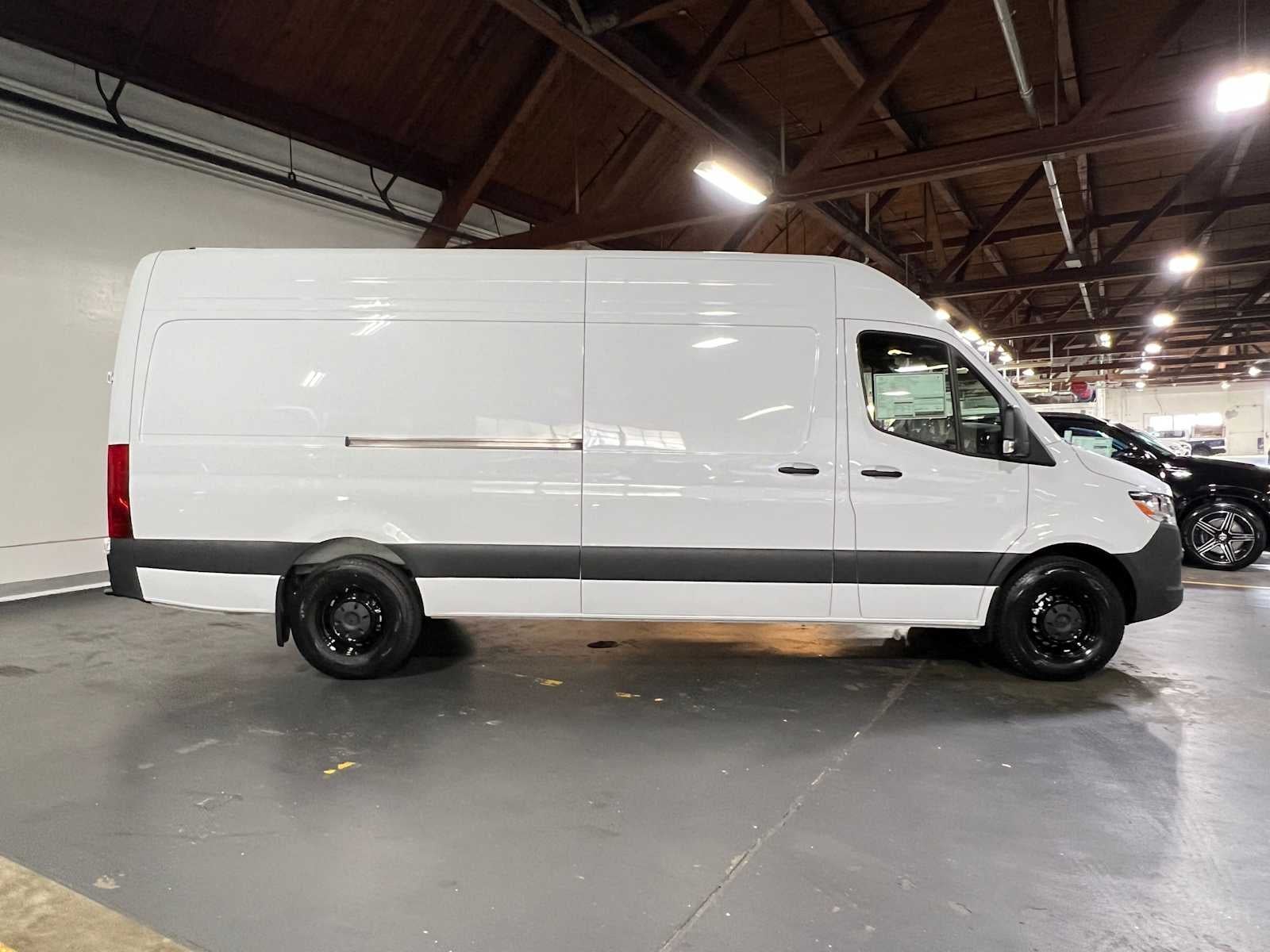 2027 Mercedes-Benz Sprinter Cargo 2500 High Roof I4 Diesel 170 RWD