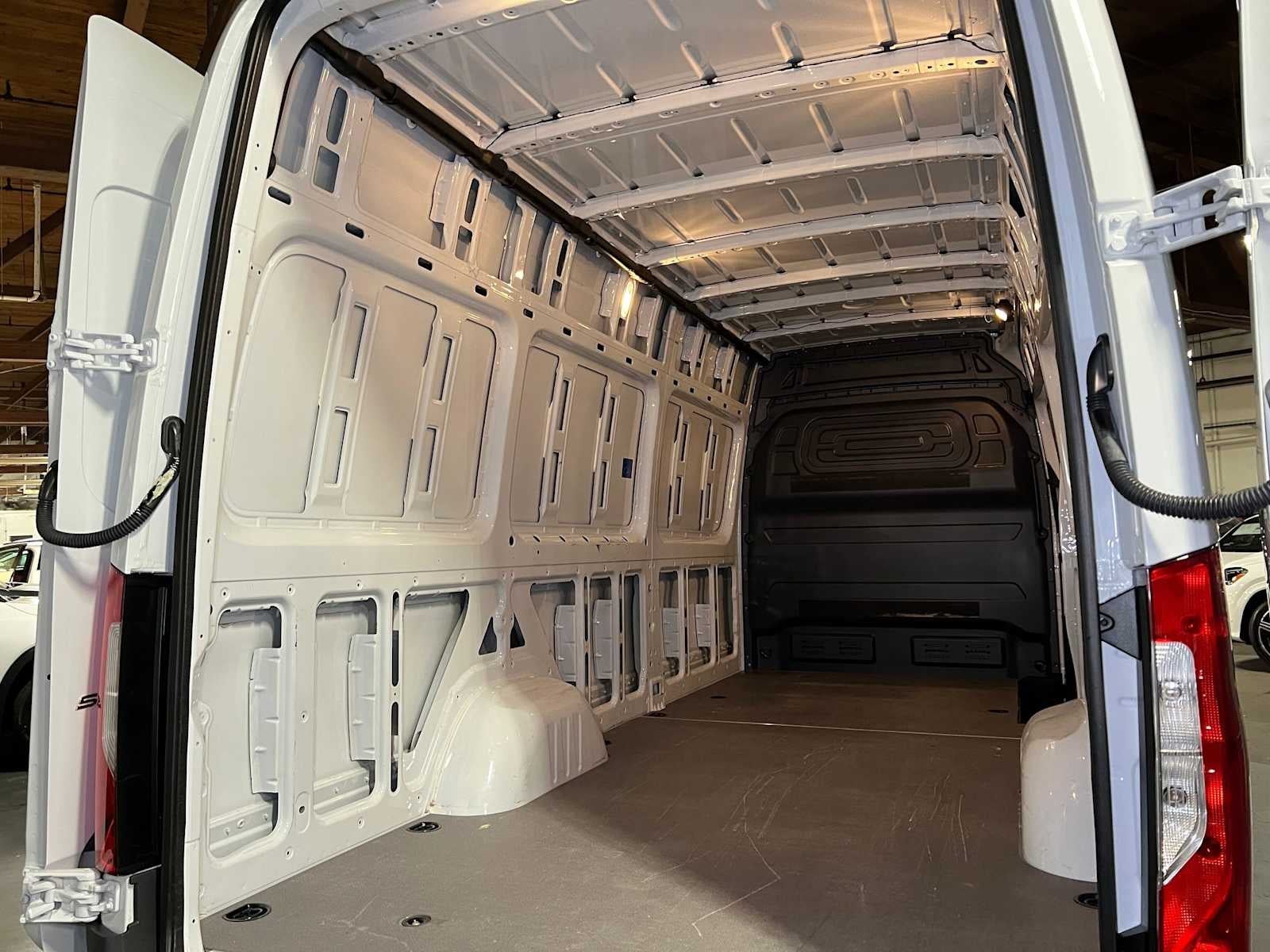 2023 Mercedes-Benz Sprinter Cargo 2500 High Roof I4 Diesel 170 RWD
