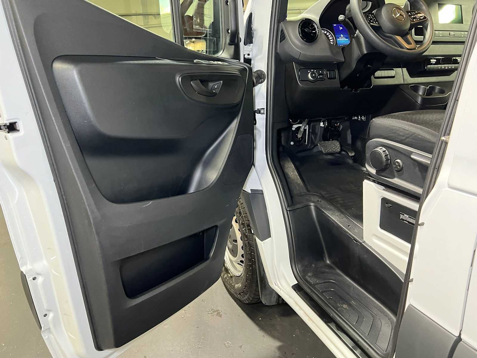 2023 Mercedes-Benz Sprinter Cargo 2500 High Roof I4 Diesel 170 RWD