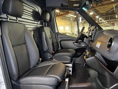 2026 Mercedes-Benz Sprinter 2500 High Roof I4 Diesel 170 RWD
