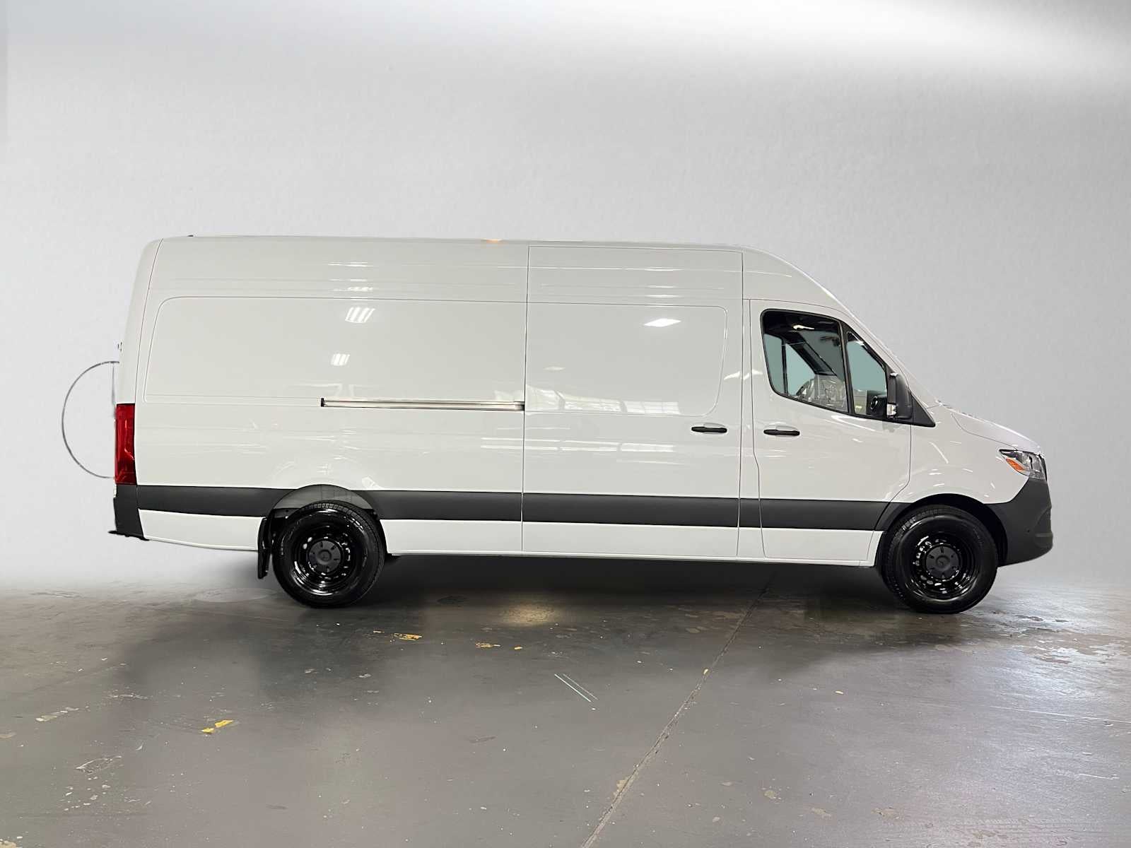 2026 Mercedes-Benz Sprinter 2500 High Roof I4 Diesel 170 RWD