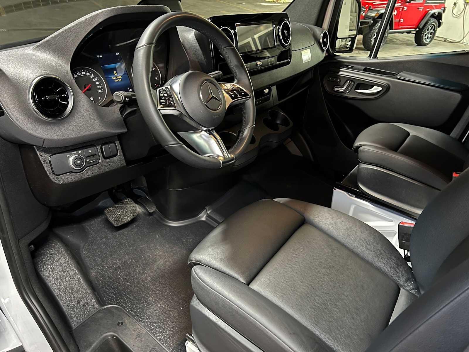 2026 Mercedes-Benz Sprinter 2500 High Roof I4 Diesel 170 RWD