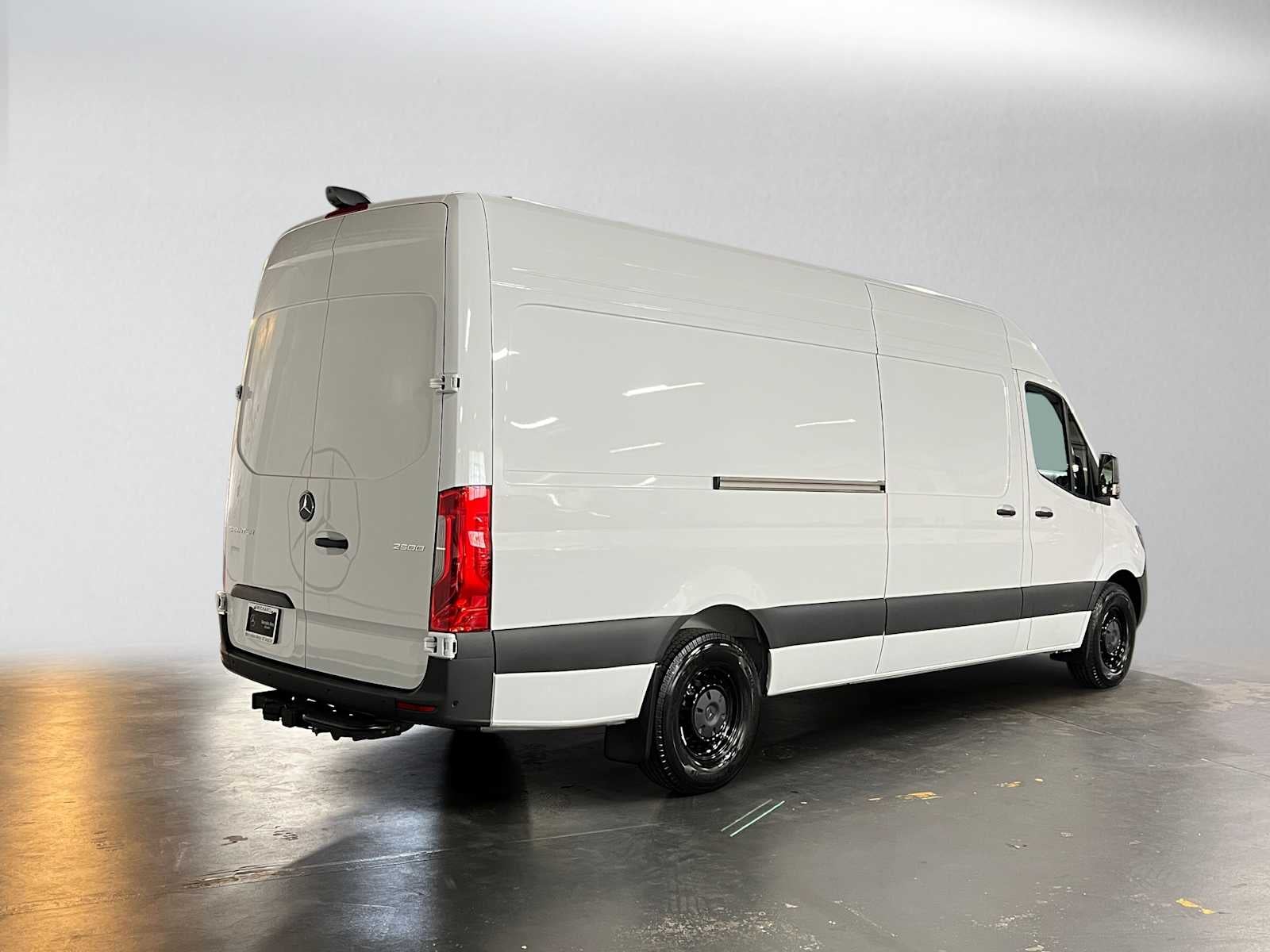 2026 Mercedes-Benz Sprinter 2500 High Roof I4 Diesel 170 RWD