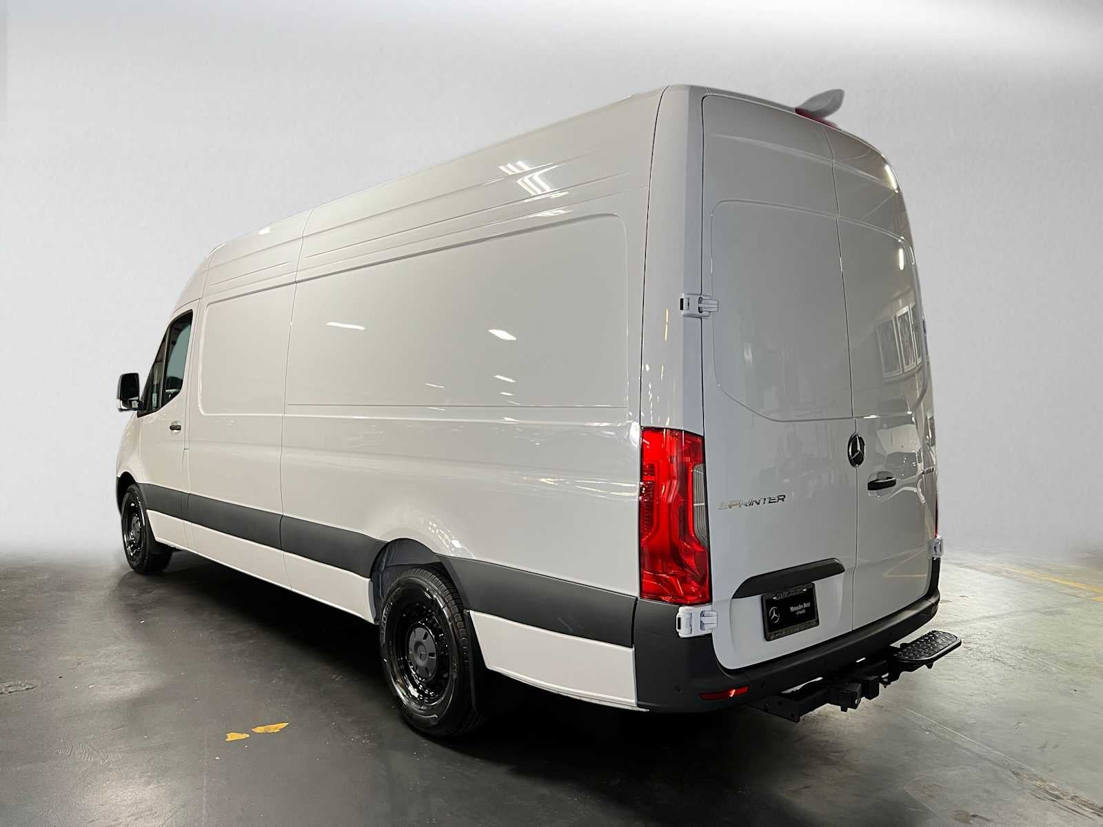 2026 Mercedes-Benz Sprinter 2500 High Roof I4 Diesel 170 RWD