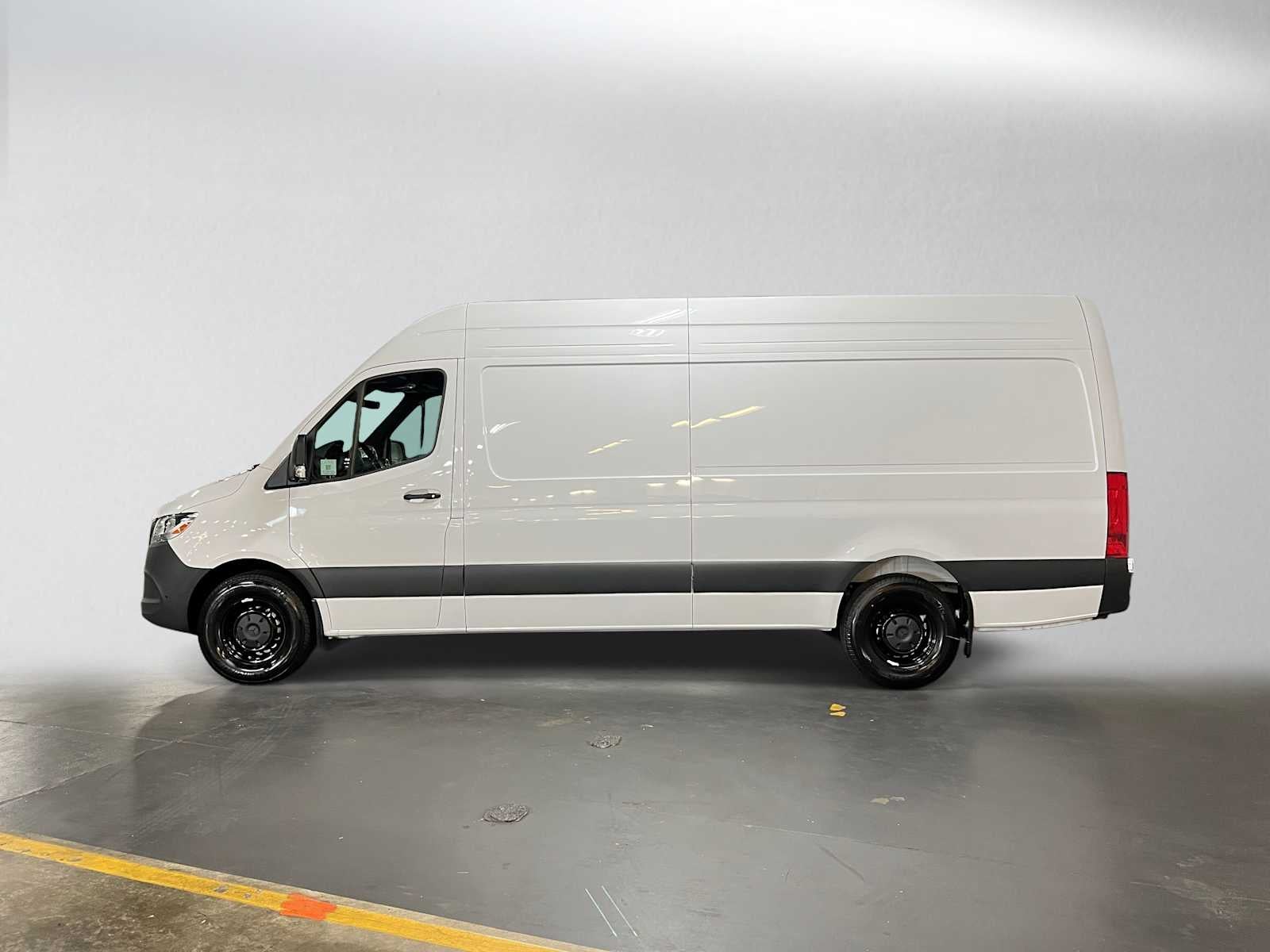 2026 Mercedes-Benz Sprinter 2500 High Roof I4 Diesel 170 RWD