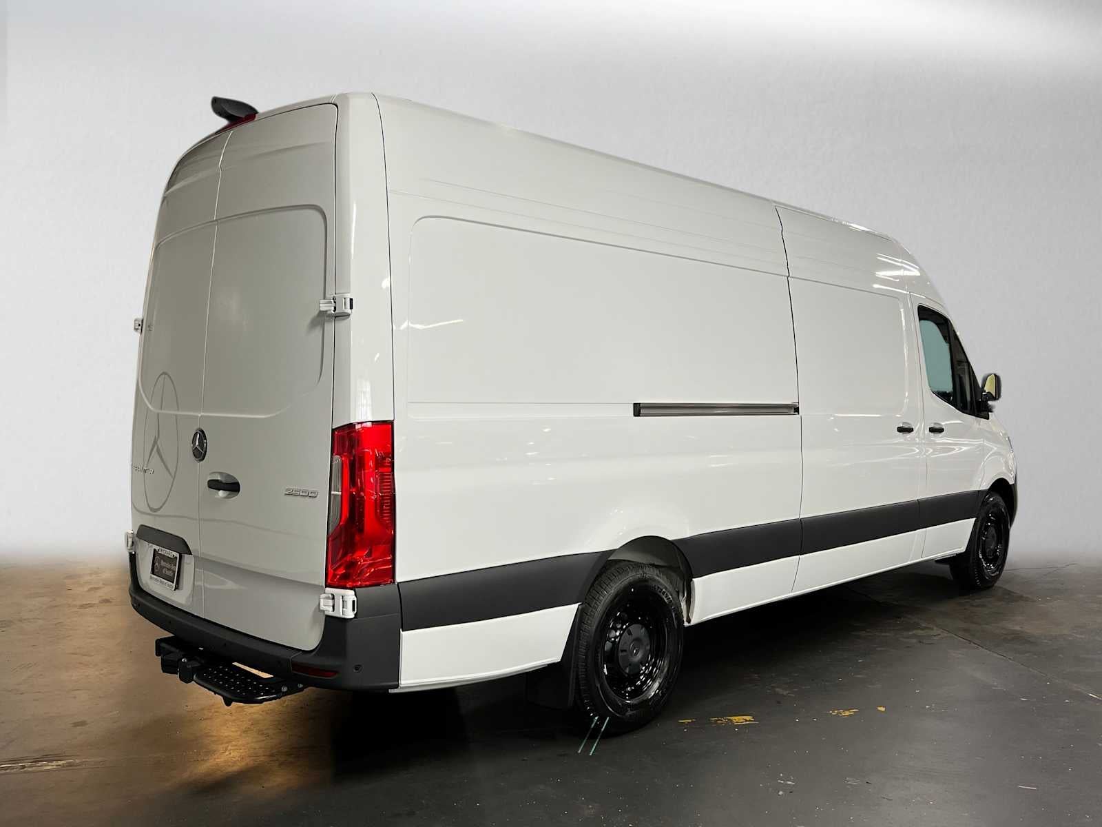 2026 Mercedes-Benz Sprinter Cargo 2500 High Roof I4 Diesel 170 RWD