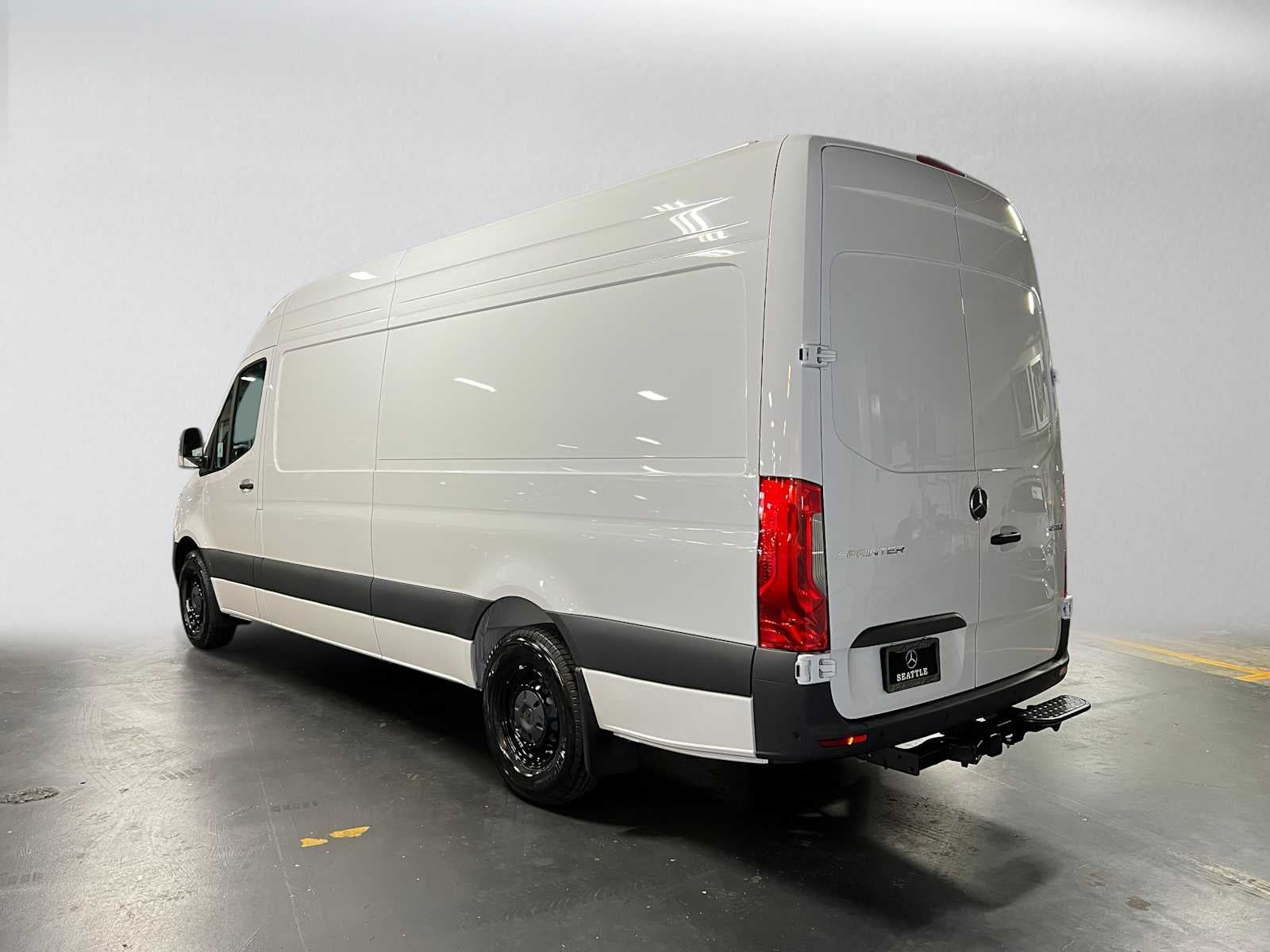 2026 Mercedes-Benz Sprinter Cargo 2500 High Roof I4 Diesel 170 RWD