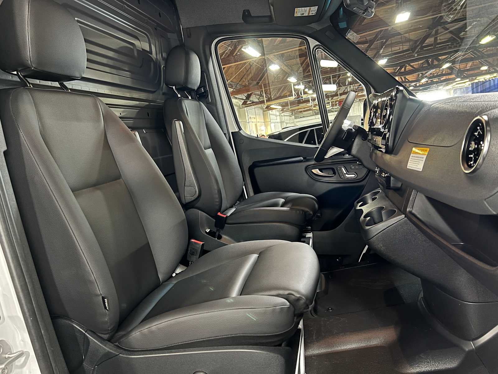 2026 Mercedes-Benz Sprinter 2500 High Roof I4 Diesel 170 RWD