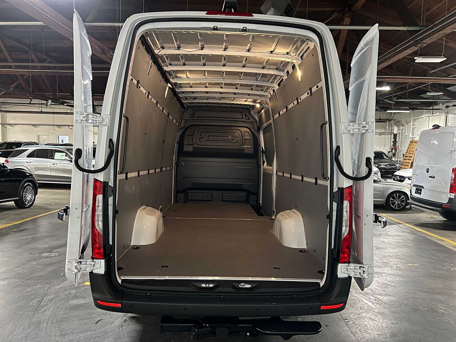 2026 Mercedes-Benz Sprinter 2500 High Roof I4 Diesel 170 RWD