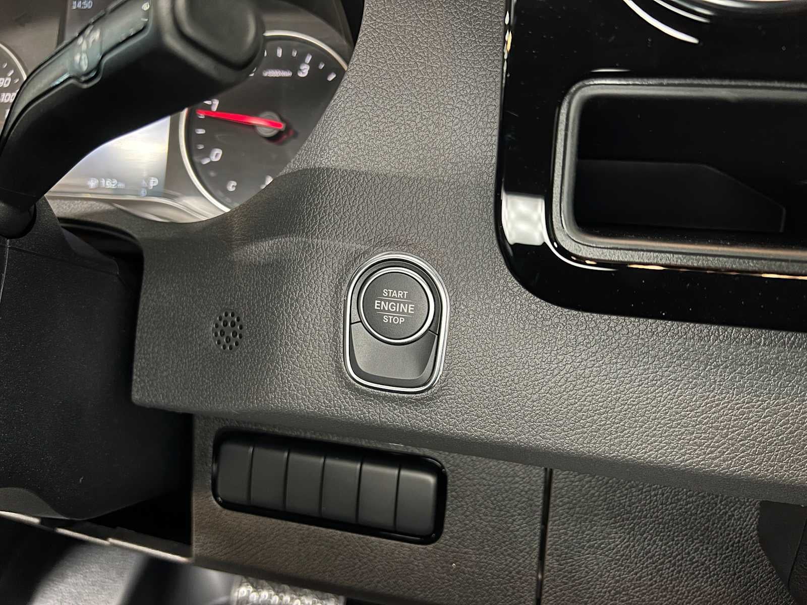 2026 Mercedes-Benz Sprinter 2500 High Roof I4 Diesel 170 RWD