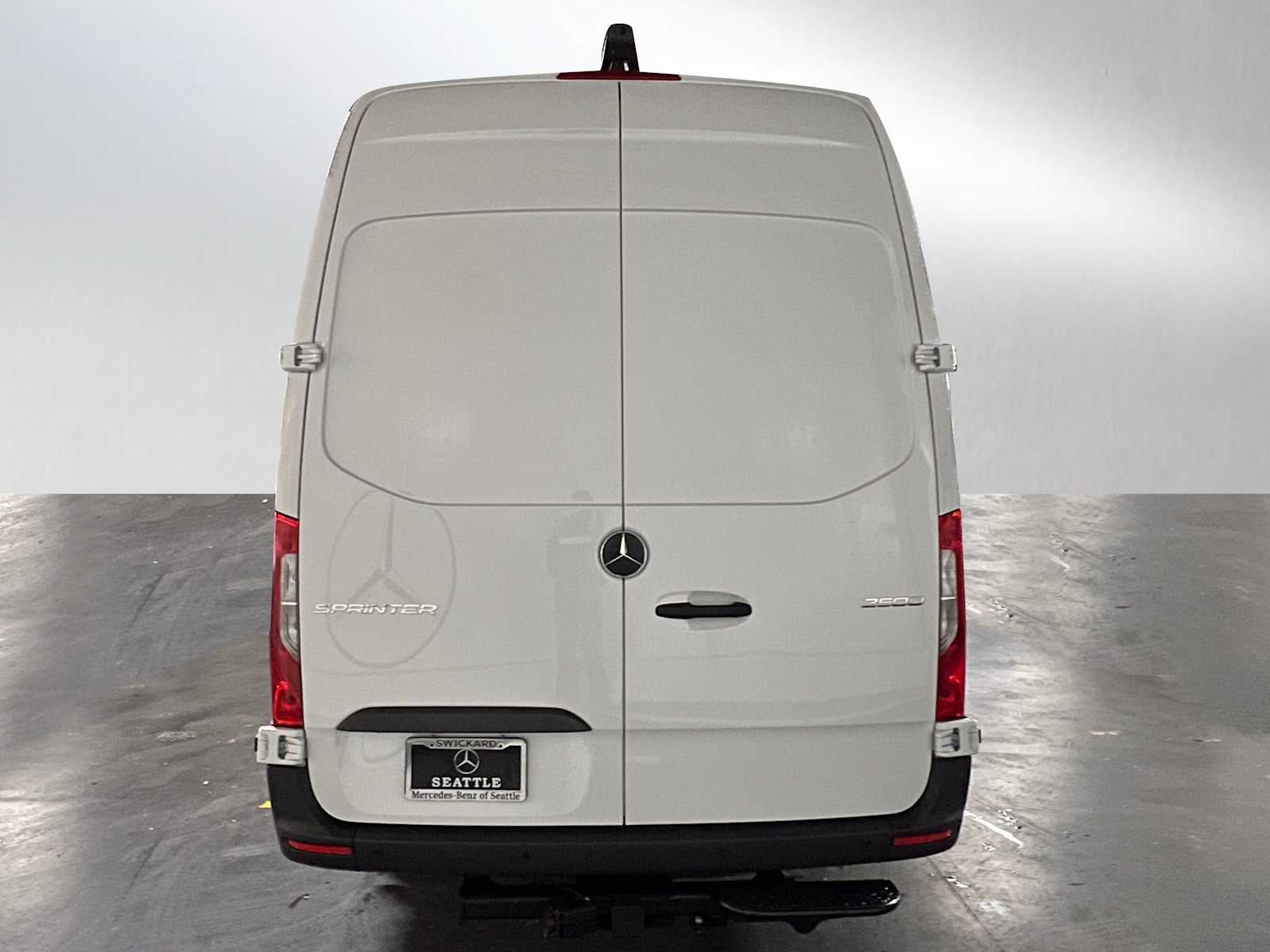 2026 Mercedes-Benz Sprinter 2500 High Roof I4 Diesel 170 RWD