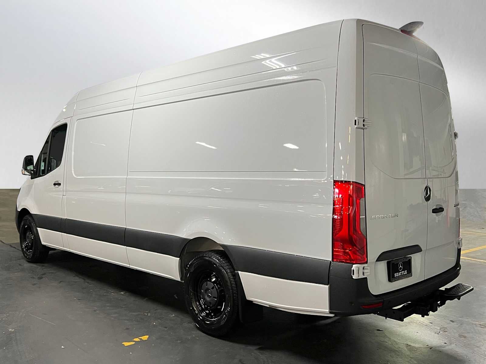 2026 Mercedes-Benz Sprinter 2500 High Roof I4 Diesel 170 RWD
