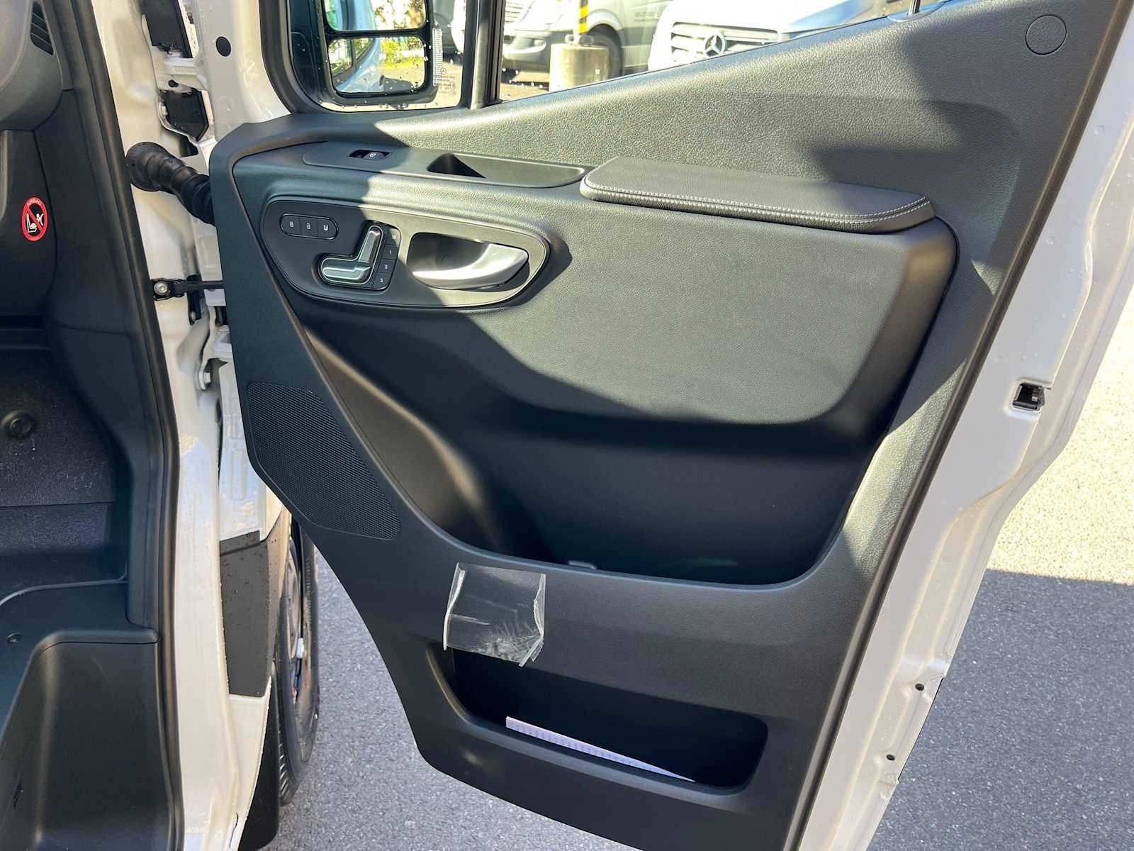 2027 Mercedes-Benz Sprinter Cargo 2500 High Roof I4 Diesel 170 RWD