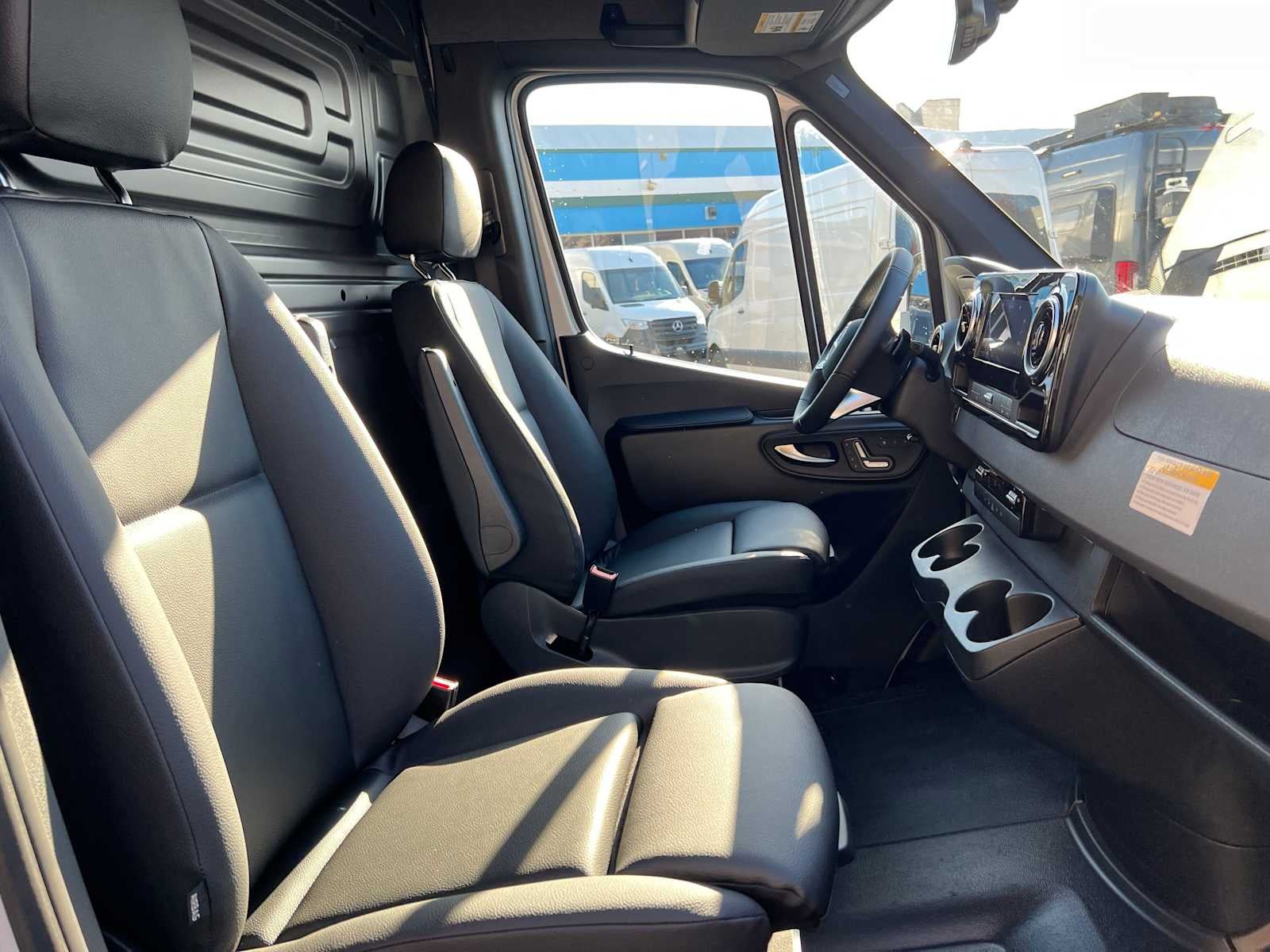 2027 Mercedes-Benz Sprinter Cargo 2500 High Roof I4 Diesel 170 RWD