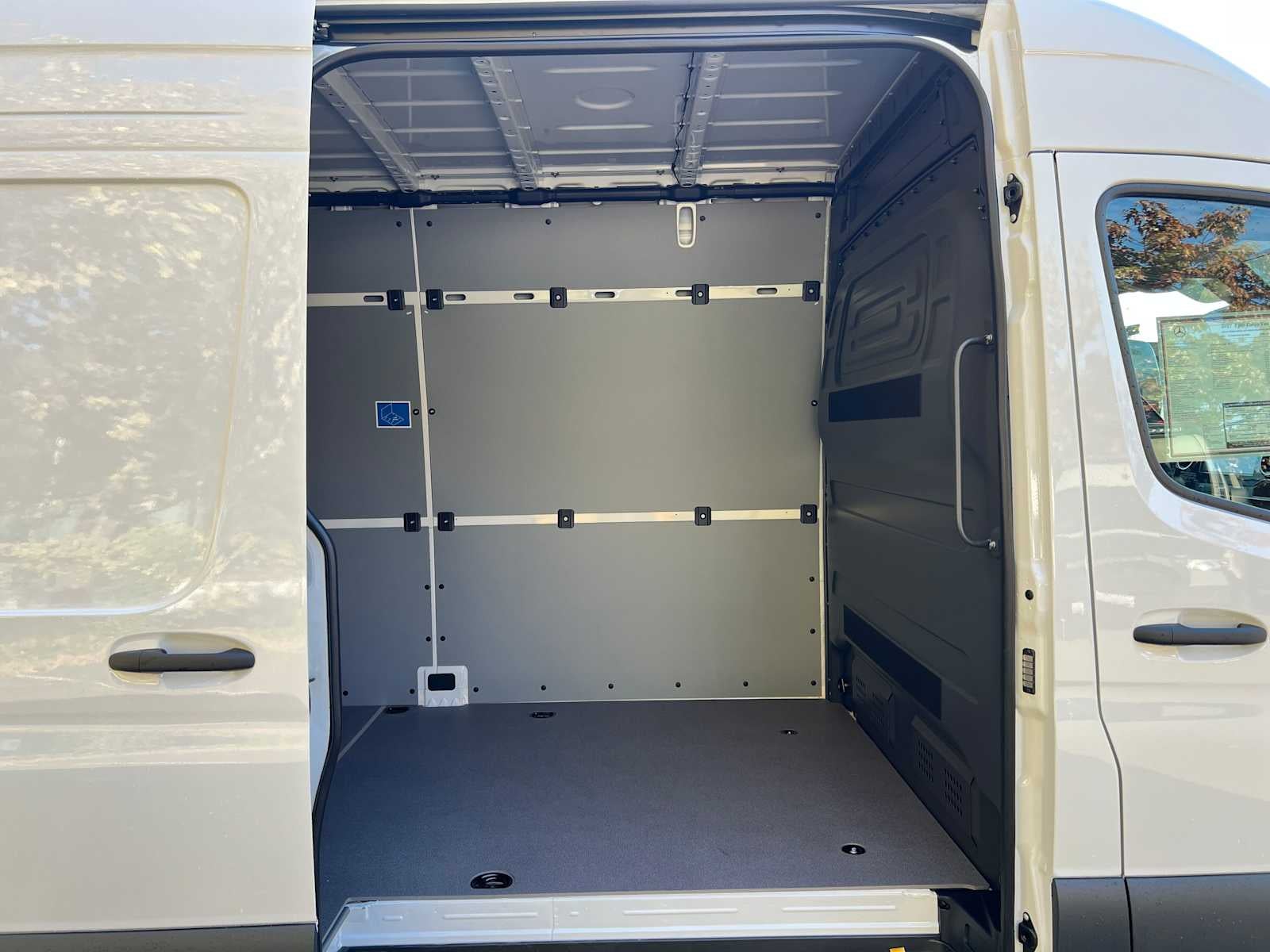 2027 Mercedes-Benz Sprinter Cargo 2500 High Roof I4 Diesel 170 RWD