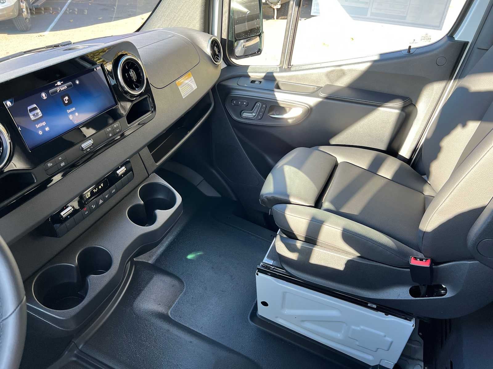 2027 Mercedes-Benz Sprinter Cargo 2500 High Roof I4 Diesel 170 RWD