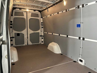 2026 Mercedes-Benz Sprinter 2500 High Roof I4 Diesel 170 RWD