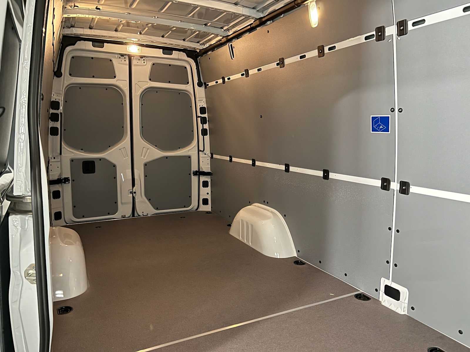 2026 Mercedes-Benz Sprinter 2500 High Roof I4 Diesel 170 RWD