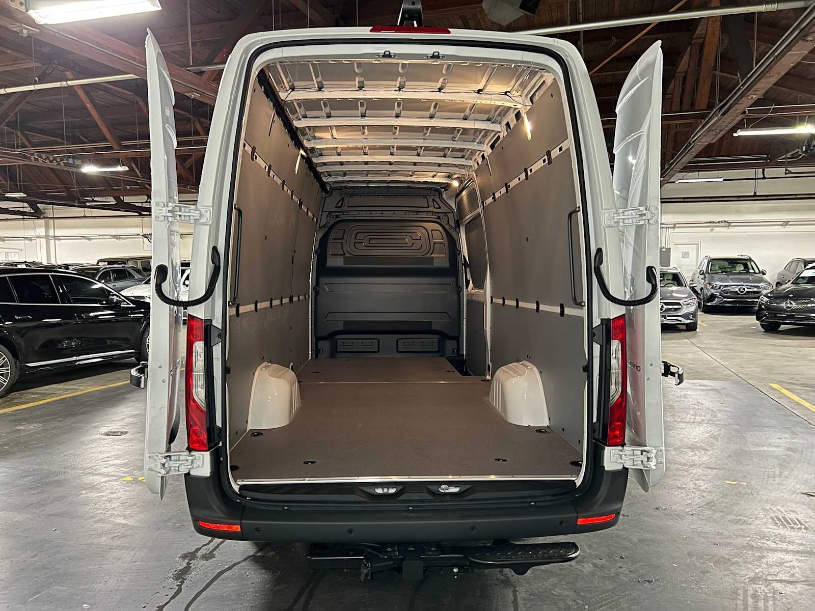 2026 Mercedes-Benz Sprinter 2500 High Roof I4 Diesel 170 RWD