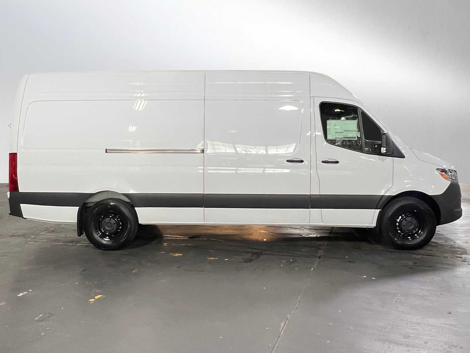 2026 Mercedes-Benz Sprinter 2500 High Roof I4 Diesel 170 RWD