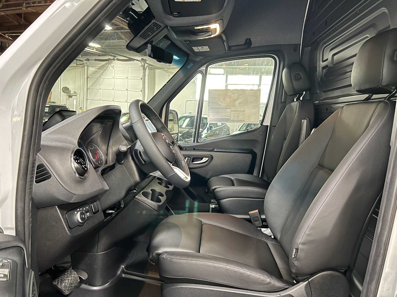 2026 Mercedes-Benz Sprinter 2500 High Roof I4 Diesel 170 RWD